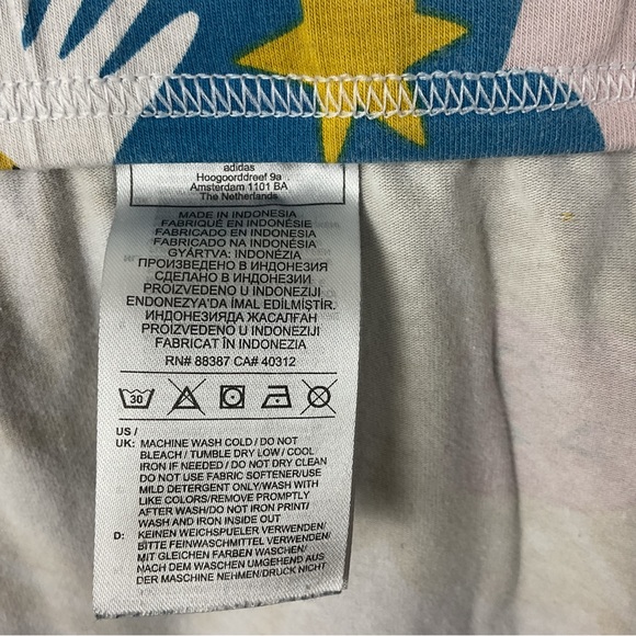 Pre-loved women’s Adidas SPW EgleGFX Shorts, Size L - Picture 4 of 7